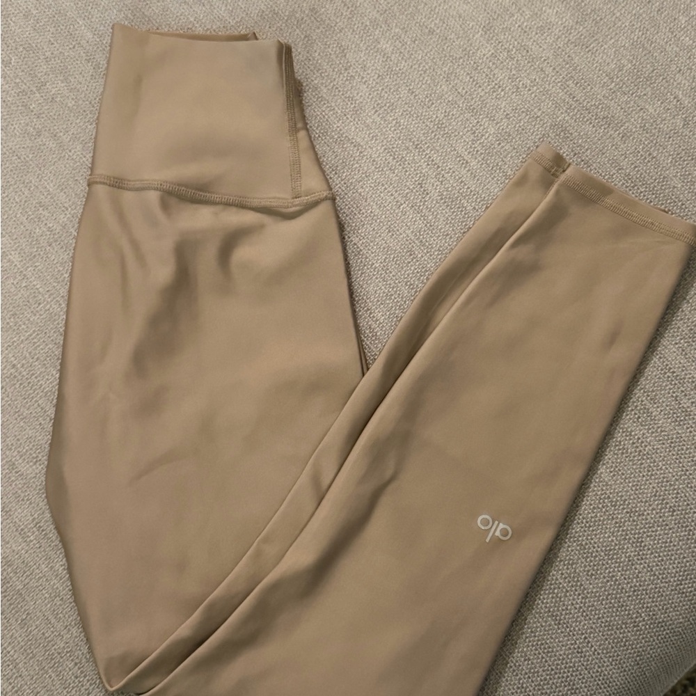 Alo Yoga - 7/8 High-Waist Airlift Legging - tan - XS